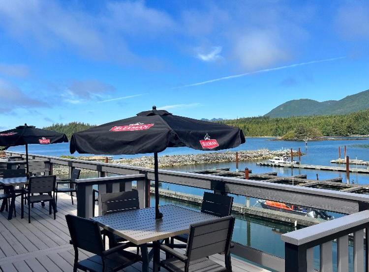 Island West Resort-Motel Ucluelet Esterno foto