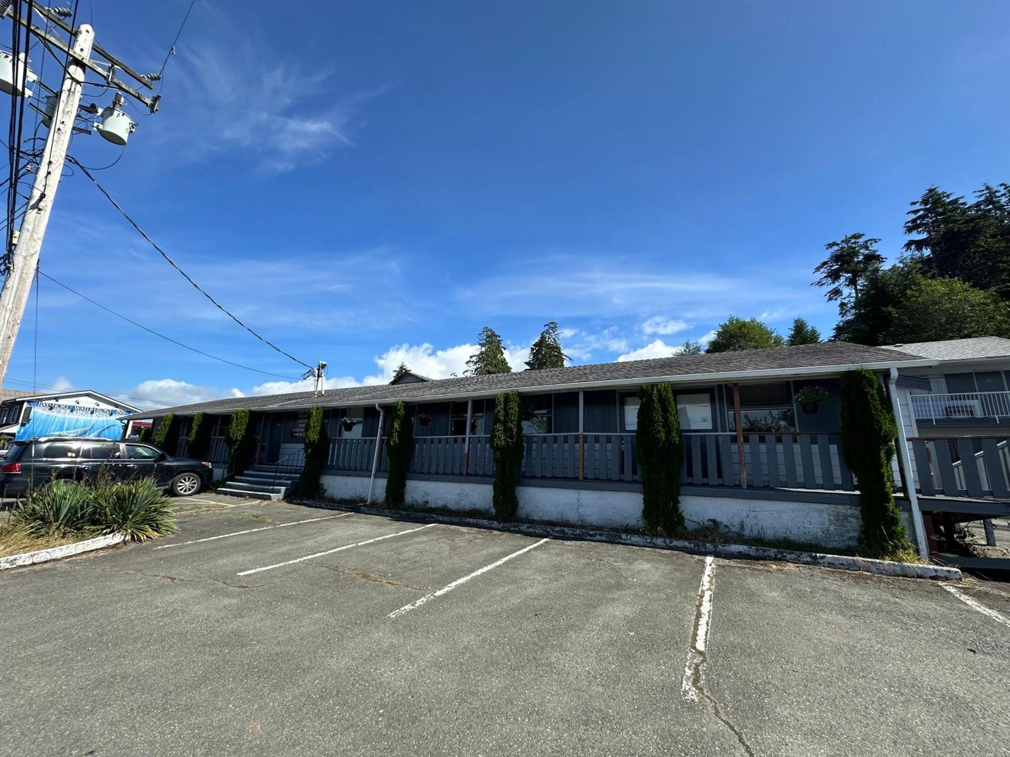 Island West Resort-Motel Ucluelet Esterno foto