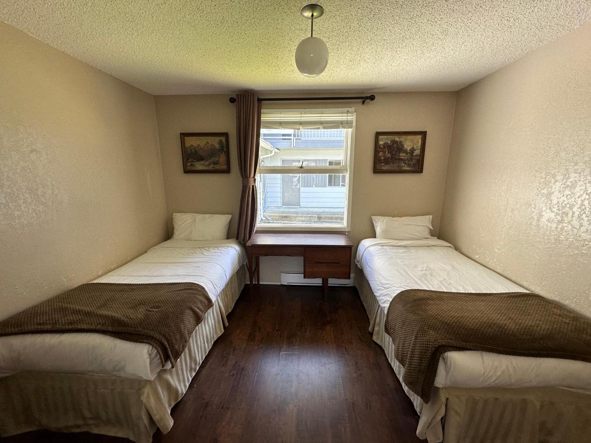 Island West Resort-Motel Ucluelet Esterno foto