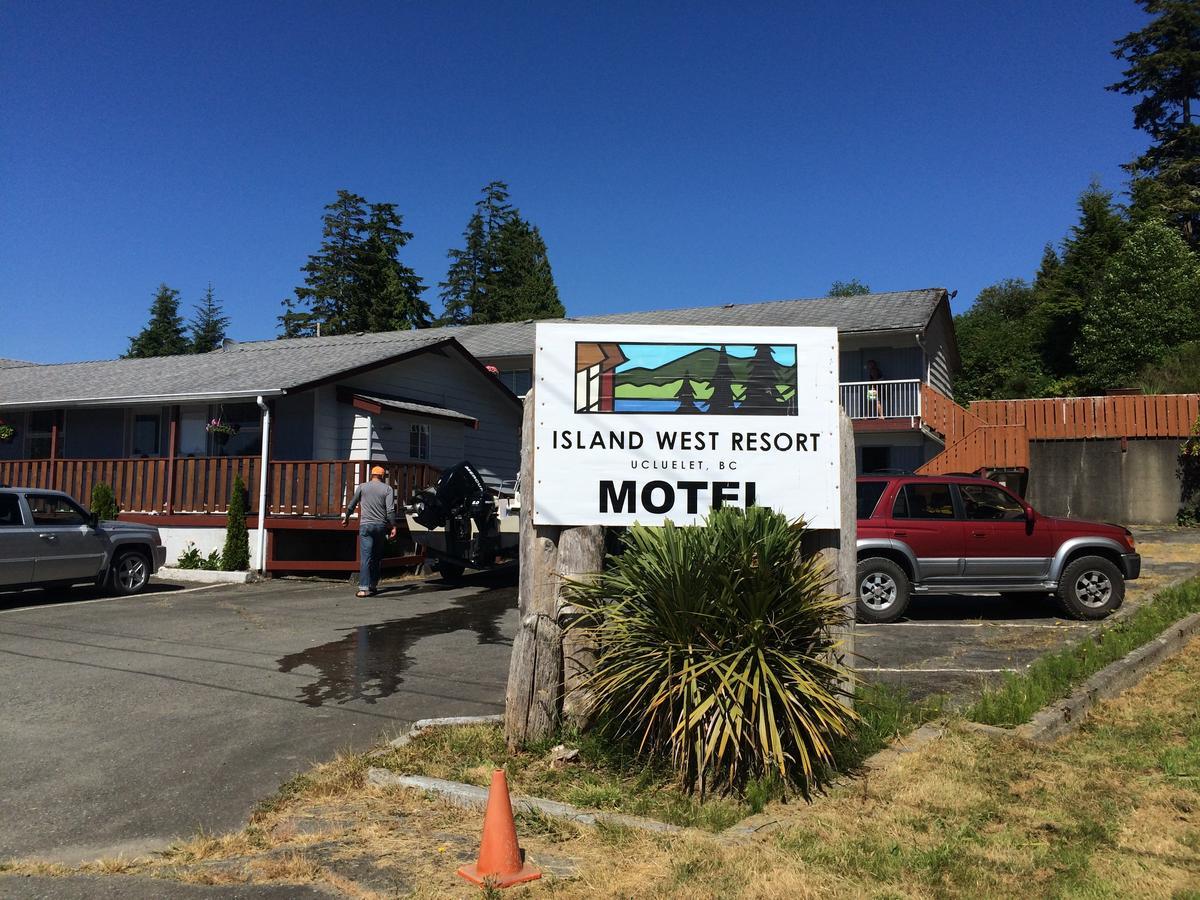 Island West Resort-Motel Ucluelet Esterno foto